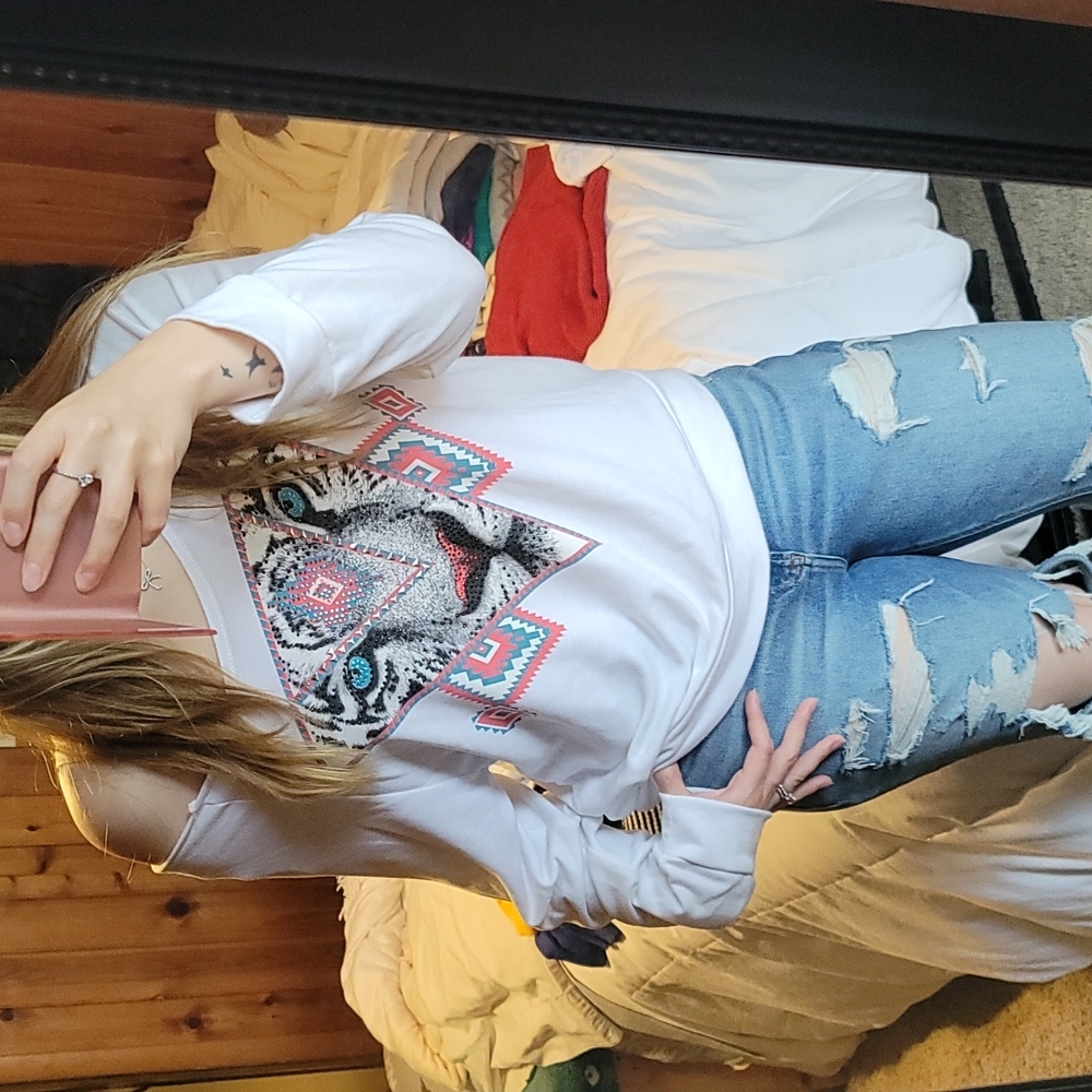 CLEO apparel off shoulder tiger top